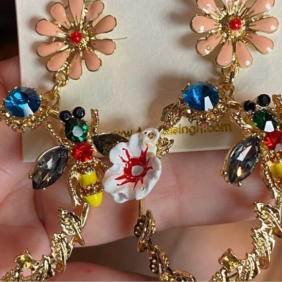 Amrita Singh Meadow Hoop Bee Floral Statement Earrings - Picture 6 of 6